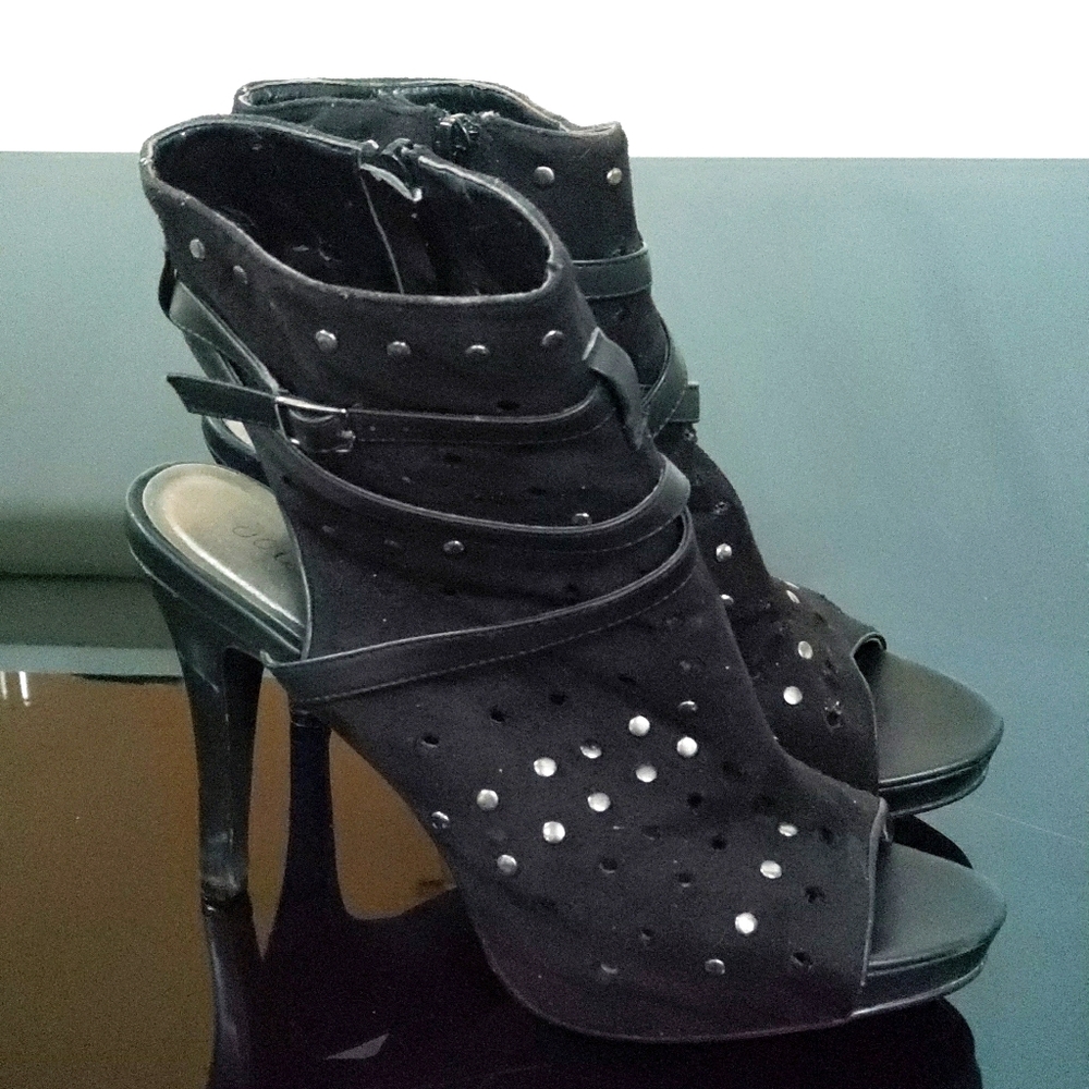 3 for $30 👢Black Studded High Heel Booties